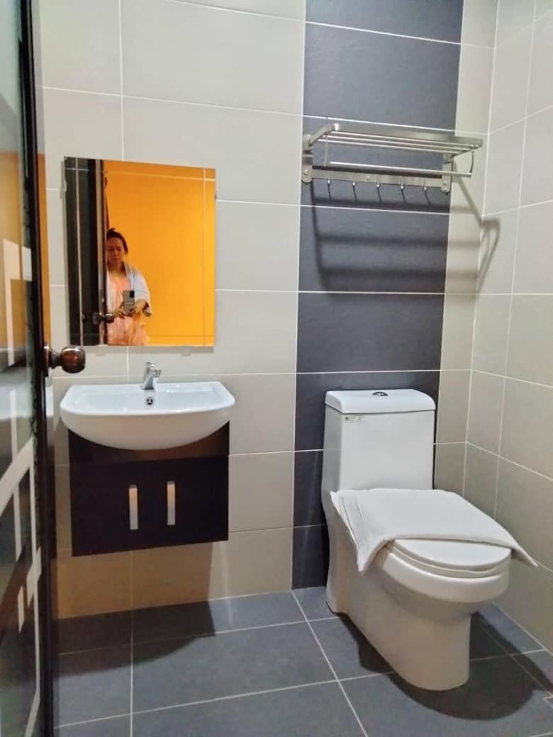Weng Kong Homestay Slim River Eksteriør bilde