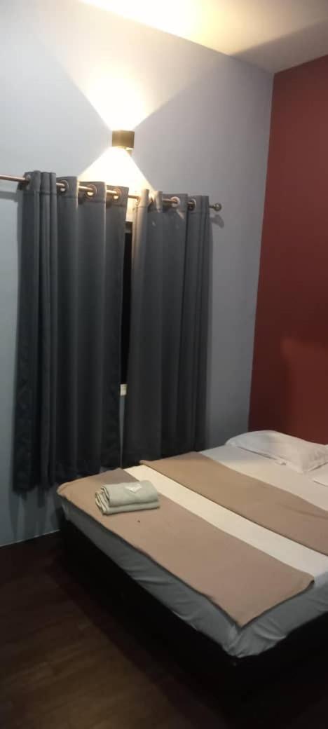 Weng Kong Homestay Slim River Rom bilde