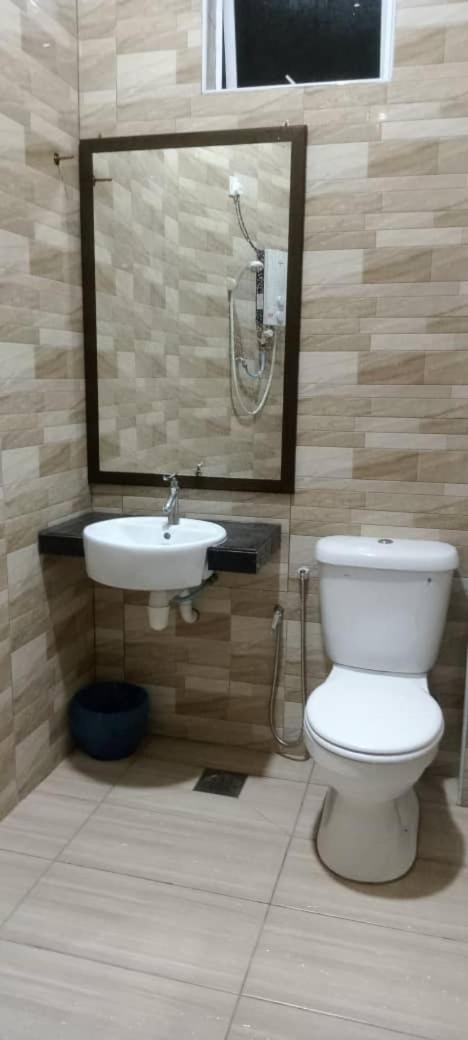 Weng Kong Homestay Slim River Rom bilde